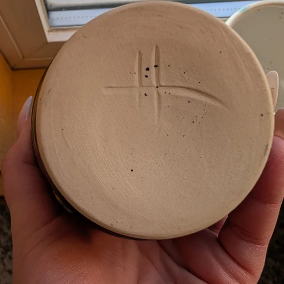 Set of Two Ceramic Cups - Black and Green - Picture 7 of 7